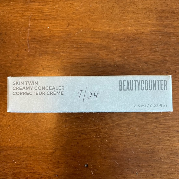 NEW Beautycounter Skin Twin Creamy Concealer - Light 1 - Picture 1 of 2